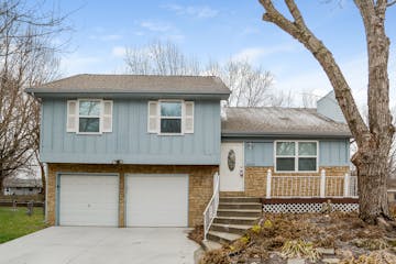 15009 S WYANDOTTE DR OLATHE, KS 66062